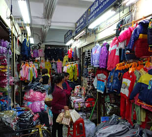 Im Dong Xuan Markt in Hanoi