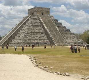 Auf dem Weg zur Pyramide