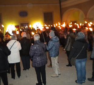 Schlosshof Emfang mit Glühwein
