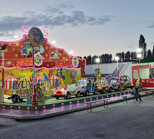 Eines der Fahrgeschäfte