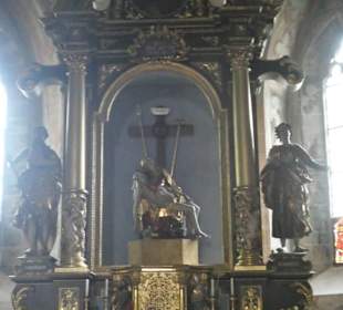 Blick zum Altar der Alten St. Martin Kirche