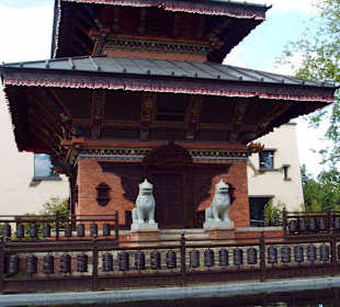 Pagode im Eingangsbereich