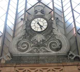 Bahnhofsuhr im Inneren