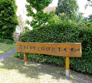 Eingang zum Bibelgarten
