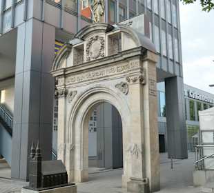 Blick zum Katharinenportal am Breiten Weg 31