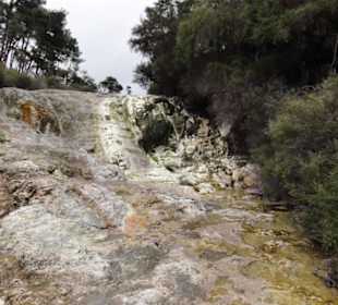 W parku geotermalnym