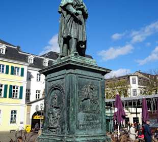 Das Beethoven Denkmal auf dem Münsterplatz
