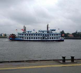 Historischer Raddampfer