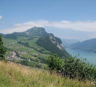 Aussicht von der Durschlegi auf Amden und Walensee