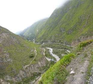Auf der Strecke im Gebirge