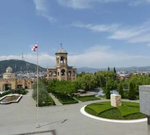 Sameba-Kathedrale - Parkanlage