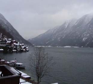 Hallstätter See am frühen Morgen