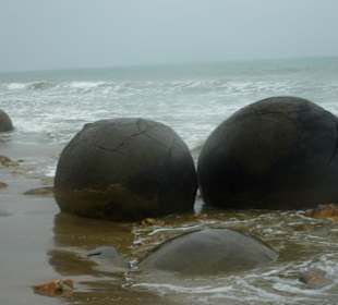 Moeraki Boulders
