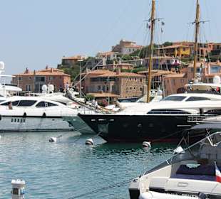 Yacht an der Costa Smeralda