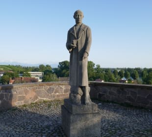 Denkmal " Ein Kriegsheimkehrer"