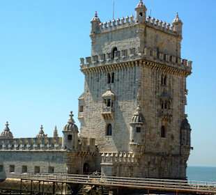 Piękna wieża nad Tagiem