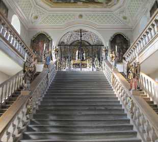 Treppe in der Kirche