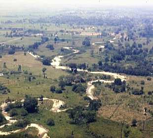 Mäandernder Fluß mündet in den Maracaibosee