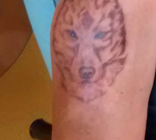 Das erste Tattoo noch nicht ganz fertig