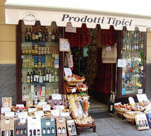 Spezialitätenladen in der Altstadt von Tropea