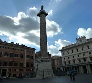 Piazza Colonna mit der Säule von Marc Aurel