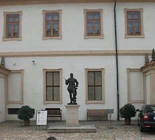 Valdštejnský palác