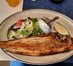 Seezunge mit Folienkartoffel. 