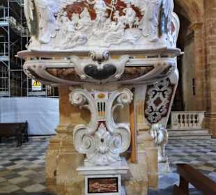 Kanzel der Kathedrale Santa Maria