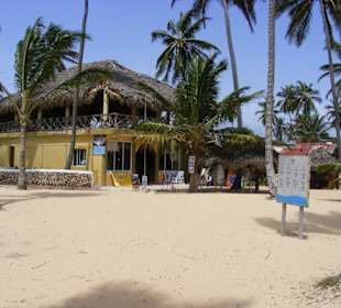 Shopping-Center direkt neben dem Hotel am Strand