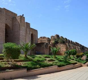 Spichlerze i stajnie z zewnątrz