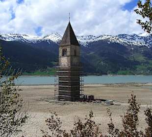 Stausee am Reschenpass im Mai 2009