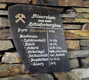 Rundgang durch die Spalthütte des Schieferbruches