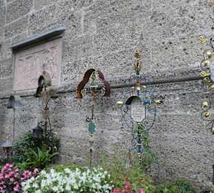 Auf dem Petersfriedhof in Salzburg