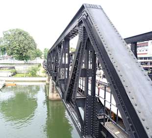 Auf der Brücke am Kwai