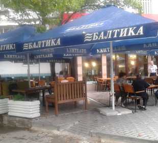 Biergarten vor dem Restaurant