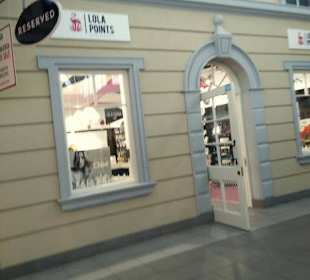 Fashion House