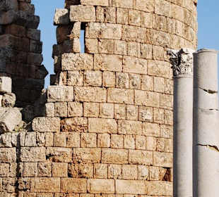 Reste des griechischen Eingangstores