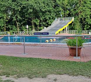 Nichtschwimmer-u.Schwimmerbecken
