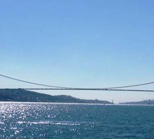 Blick auf die Brücke