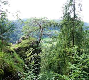 Ausblick über die Felsen