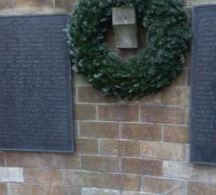 Kriegerdenkmal bei der Kirche