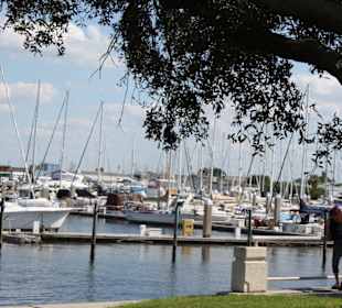 Yacht-Hafen am Museum
