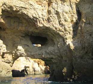 Seltsame Grottengebilde