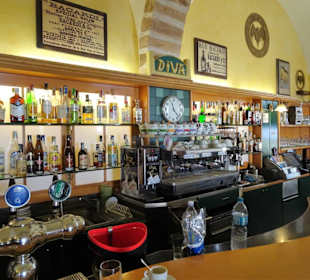 Der Barbereich des Diva Cafe