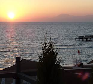 Rechts die Berge von Kemer