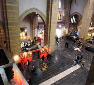 Blick von der Orgelempore in den