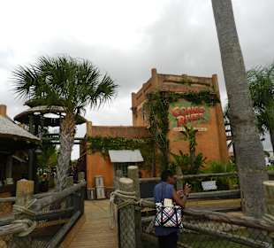 Minigolfanlage gegenüber vom Hotel