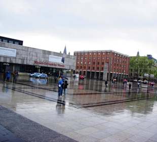 Der Domplatz ringsrum