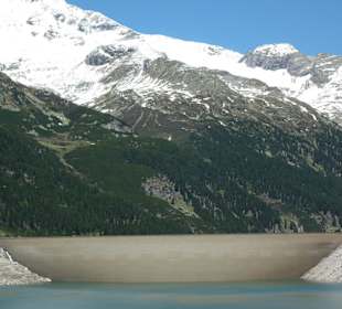 Staumauer vom Speicher Stillup