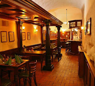 Uriges Zechgewölbe im Gasthaus Barthels Hof